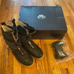 Nike - SF AF1 HI - size 7.5 *worn once, like brand new*